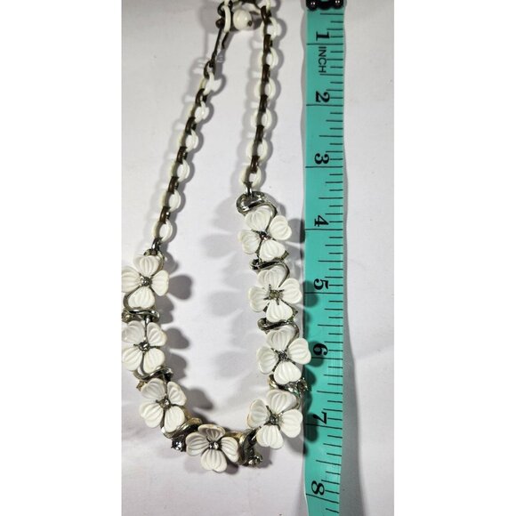 Necklace White Enamel Silver tone floral boho fairy cottagecore womens jewelry - Picture 3 of 3